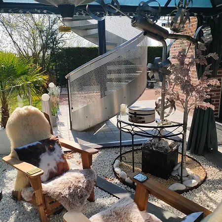 Le Quart D'heure Americain ベッド・アンド・ブレックファスト 4*